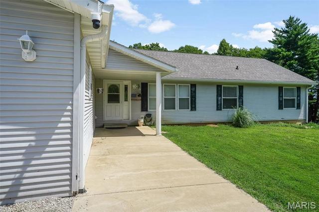 16021 Pellikan Ln, Grafton, IL 62037