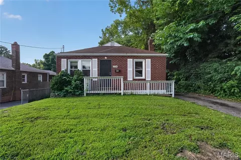 334 Northridge Dr, Saint Louis, MO 63137
