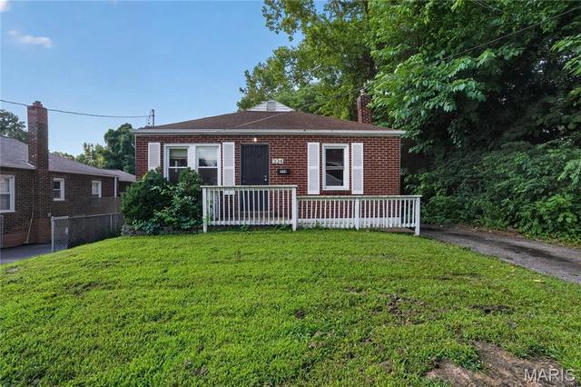 334 Northridge Dr, Saint Louis, MO 63137