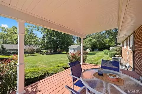 Exterior - 112 Crest Haven Dr, Belleville, IL 62221 photo 7 of 8