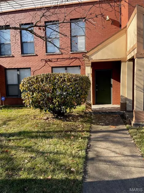 769 Walton Ave #3, Saint Louis, MO 63108