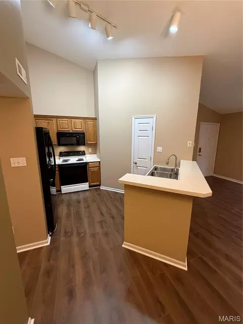 Kitchen - 1610 Forest Springs Ln #C, Ballwin, MO 63021 photo 3 of 5