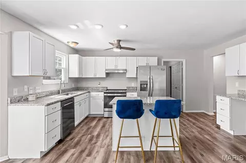 Kitchen - 7290 Picasso Dr, O'fallon, MO 63368 photo 3 of 4