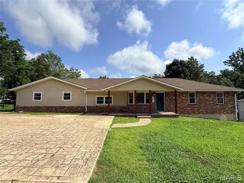 1717 Robert St, Poplar Bluff, MO 63901