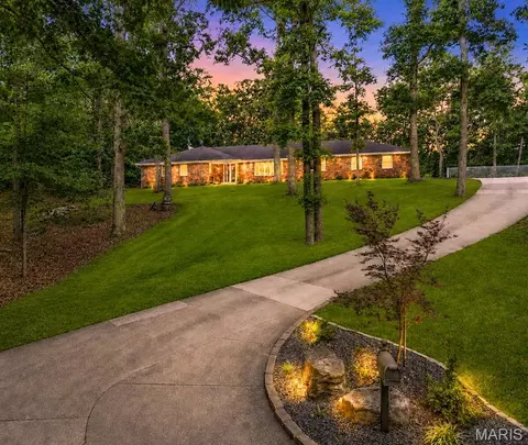 3214 Lakewood Dr, Cape Girardeau, MO 63701