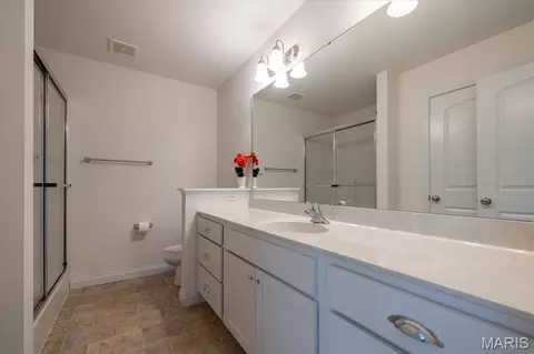 Bath - 117 Falcons Crest Dr, Wright City, MO 63390 photo 2 of 2