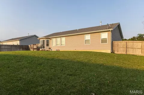 Exterior - 117 Falcons Crest Dr, Wright City, MO 63390 photo 2 of 3