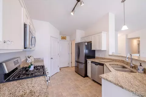Kitchen - 117 Falcons Crest Dr, Wright City, MO 63390 photo 1 of 2
