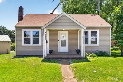 8908 Boston Ave, Saint Louis, MO 63121