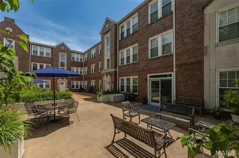 7564 Wydown Blvd #1B, Saint Louis, MO 63105
