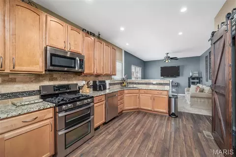 Kitchen - 103 Mackintosh Ln, O'fallon, MO 63368 photo 3 of 5