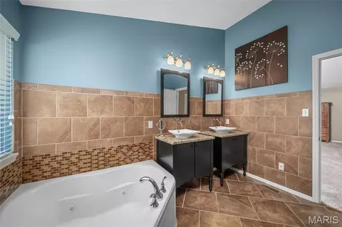 Bath - 103 Mackintosh Ln, O'fallon, MO 63368 photo 4 of 8