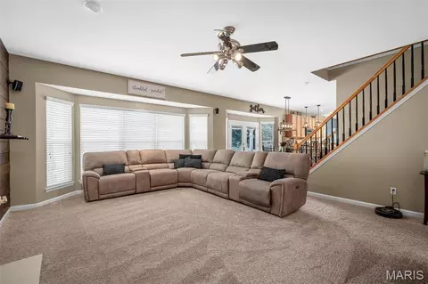 Living - 103 Mackintosh Ln, O'fallon, MO 63368 photo 3 of 6