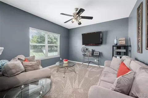 Living - 103 Mackintosh Ln, O'fallon, MO 63368 photo 4 of 6