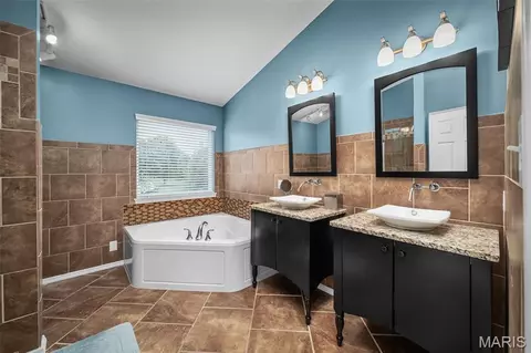 Bath - 103 Mackintosh Ln, O'fallon, MO 63368 photo 1 of 8