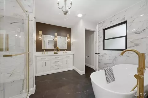 Bath - 1716 Pottery Rd, Washington, MO 63090 photo 1 of 5