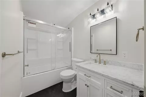 Bath - 1716 Pottery Rd, Washington, MO 63090 photo 4 of 5