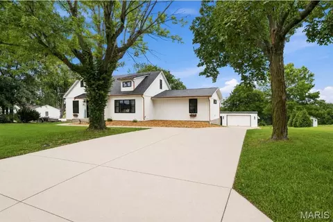 Exterior - 1716 Pottery Rd, Washington, MO 63090 photo 4 of 6