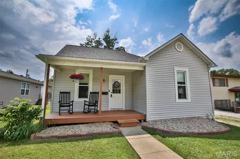 911 Highland St, Edwardsville, IL 62025