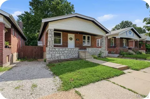 3850 Kingsland Ct, Saint Louis, MO 63116