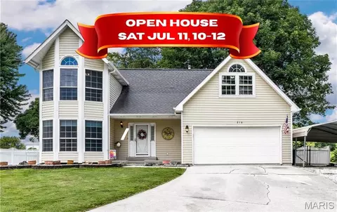 216 Arrowhead Dr, Troy, IL 62294