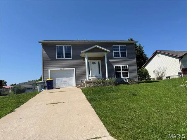 2245 Pinta Dr, Warrenton, MO 63383