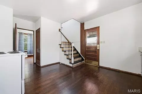 Entry Way - 301 Macarthur St, Washington, MO 63090 photo 4 of 7