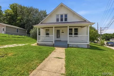 Exterior - 301 Macarthur St, Washington, MO 63090 photo 1 of 7