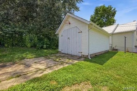 Exterior - 301 Macarthur St, Washington, MO 63090 photo 3 of 7