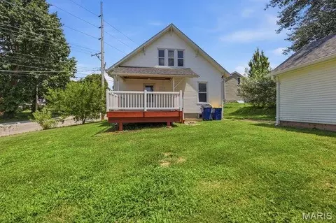 Exterior - 301 Macarthur St, Washington, MO 63090 photo 5 of 7