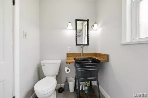 Bath - 301 Macarthur St, Washington, MO 63090 photo 3 of 3