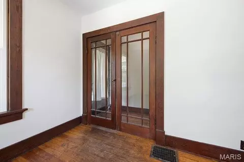 Entry Way - 301 Macarthur St, Washington, MO 63090 photo 2 of 7