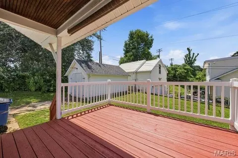 Exterior - 301 Macarthur St, Washington, MO 63090 photo 6 of 7