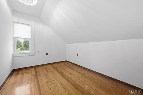 Bedroom - 301 Macarthur St, Washington, MO 63090 photo 6 of 7