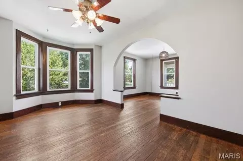 Living - 301 Macarthur St, Washington, MO 63090 photo 1 of 6