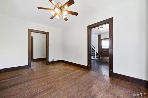 Entry Way - 301 Macarthur St, Washington, MO 63090 photo 3 of 7