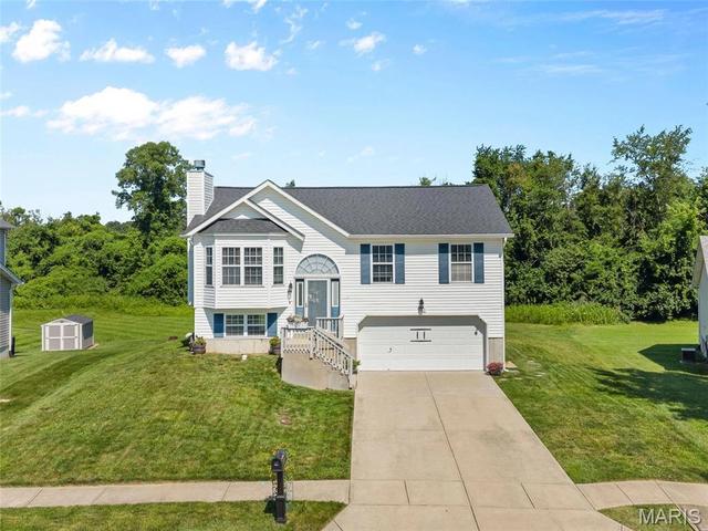 103 Pine Hollow Ln, Collinsville, IL 62234