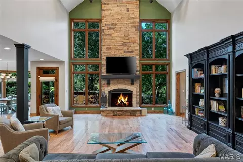 Living - 3760 Bear Tooth Ln, Wildwood, MO 63069 photo 2 of 6