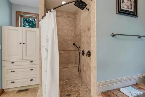 Bath - 3760 Bear Tooth Ln, Wildwood, MO 63069 photo 4 of 13