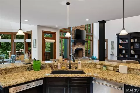 Kitchen - 3760 Bear Tooth Ln, Wildwood, MO 63069 photo 4 of 7