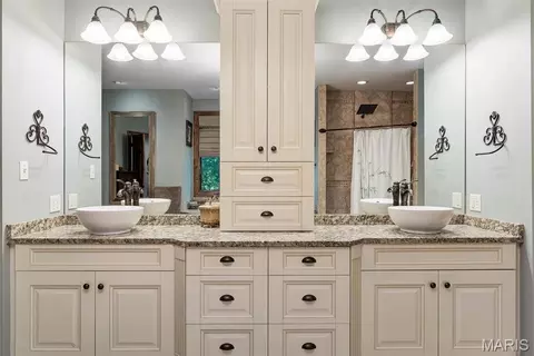 Bath - 3760 Bear Tooth Ln, Wildwood, MO 63069 photo 5 of 13
