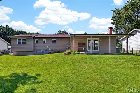 Exterior - 4116 Bridge Hampton Dr, Saint Charles, MO 63304 photo 11 of 17