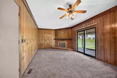 Living - 4116 Bridge Hampton Dr, Saint Charles, MO 63304 photo 7 of 8