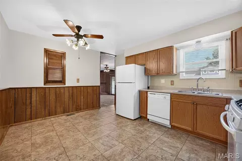 Kitchen - 4116 Bridge Hampton Dr, Saint Charles, MO 63304 photo 1 of 3