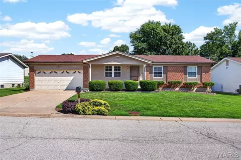 Exterior - 4116 Bridge Hampton Dr, Saint Charles, MO 63304 photo 2 of 17