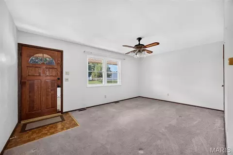 Living - 4116 Bridge Hampton Dr, Saint Charles, MO 63304 photo 4 of 8