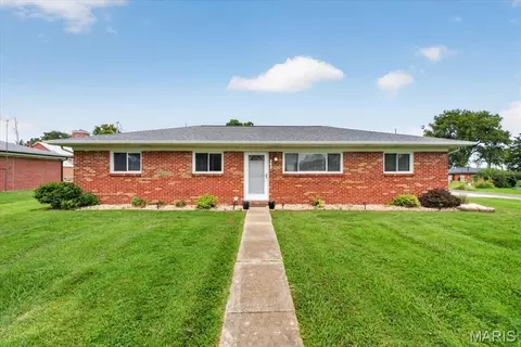 Exterior - 261 E Back St, Hecker, IL 62248 photo 1 of 8