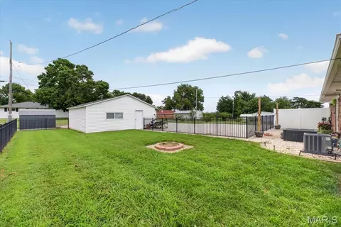Exterior - 261 E Back St, Hecker, IL 62248 photo 8 of 8