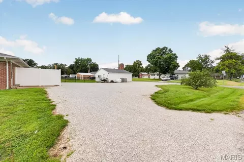 Exterior - 261 E Back St, Hecker, IL 62248 photo 5 of 8