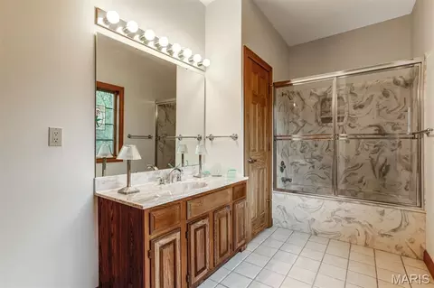 Bath - 1075 Eureka Rd, Eureka, MO 63025 photo 6 of 7